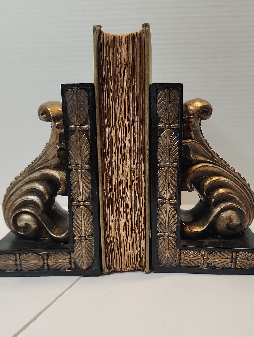 Set Of 2 Ornate Gold & Black Scroll Bookends - Classic Home Accents 7" X 4" X 4"